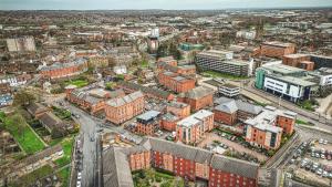 Spacious 6 BedEn-Suite, Central Parking
