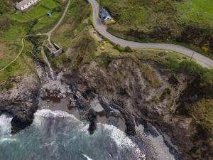 Cliff-top Cottage on Coast Path wPanoramic Views