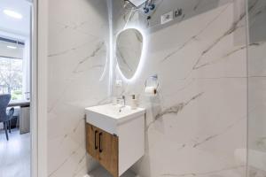 Central Comfy Spot Studio for 2 with Wi-Fi by PikHost