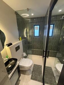 Compact Boutique studio in Bandra, off Pali Hill