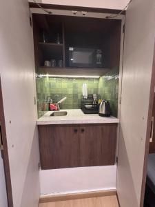 Compact Boutique studio in Bandra, off Pali Hill
