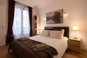 Luxury Renovated 1BR Neuilly Porte Maillot