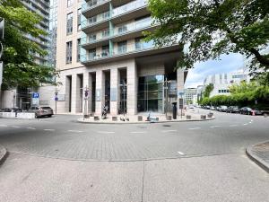 GrzybowskaStreet Parking PlatinumTowers