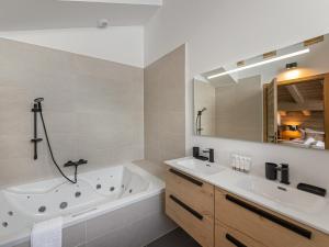 Chalet moderne à Méribel, proche pistes avec parking - FR-1-565-72