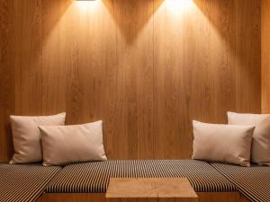 Chalet de Luxe avec Espace Détente à Courchevel Le Praz, Proche des Pistes et Commodités - FR-1-568-42