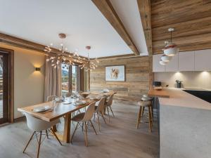 Appartement moderne aux pieds des pistes avec cheminée - FR-1-565-88