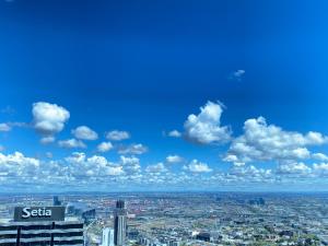 2br Apt level 52 Melbourne CBD