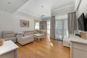 Dune Resort - Apartament z widokiem na Basen i Morze by Noclegi Renters