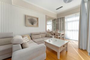 Dune Resort - Apartament z widokiem na Basen i Morze by Noclegi Renters