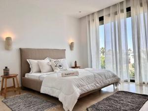 Villa contemporaine S3 piscine lumiere La Marsa