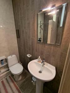 Orange Guest Rooms