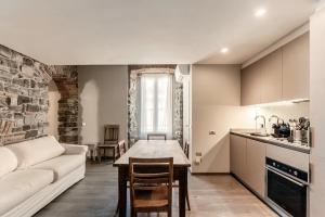 Romantic Chic Apartment by Quokka 360 - Charming Historic Apartment in Como Center