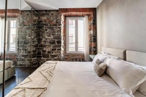 Romantic Chic Apartment by Quokka 360 - Charming Historic Apartment in Como Center