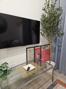Stay Awhile at Antara 1BR Unit & Free Parking