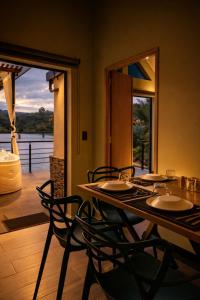 Cabaña con Jacuzzi frente al Lago