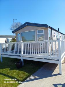 10 Sandringham Chase , Patrington Haven