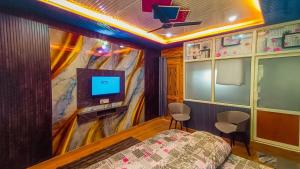 Forest Heaven A 3BR homestay by Homeyhuts