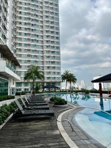 Cozy 2BR at The Beacon Condominium Arnaiz Tower by La Giada Living