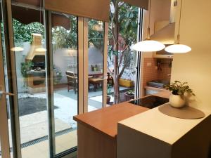 Apartment Issa -1min from the beach,free parking