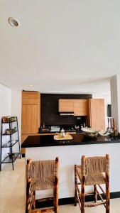 5min to the Beach Luxury Apt with a pool