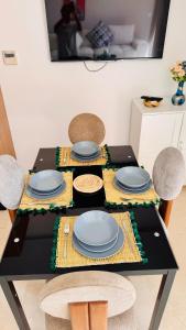 5min to the Beach Luxury Apt with a pool