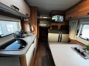 The Rock , Heimaklettur Campervan