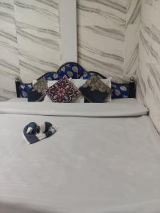 Shalom Guest House & Restaurant