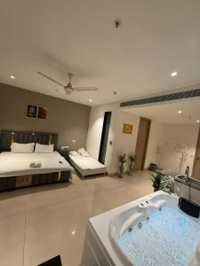 Jacuzzi room gurgaon