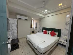 Hotel Shree Krishna Ahmedabad