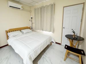 Mingle Banglumphu Staycation