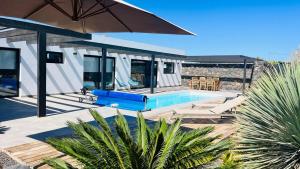 Casa Carica with heated pool in Lajares