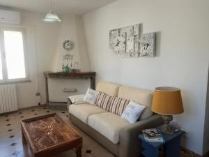 Casa vacanze sa minda noa whit a private garden