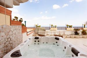 Maison de Charme Taormina with private jacuzzi