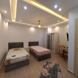 Egy property
