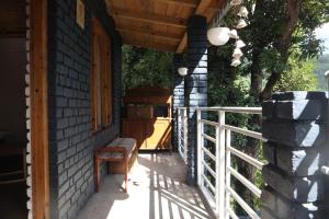 The Hidden Forest Loft - Secluded Trek Stay in Mukteshwar by THHPSOCIETY