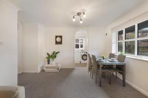 Close to Elstree Spacious One Bedroom Long Stay Welcome