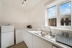 Close to Elstree Spacious One Bedroom Long Stay Welcome