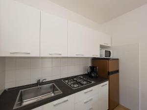 Apartment with parking near center