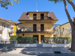 Apartment with parking near center