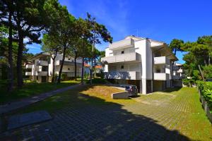 Bright apartment with balcony