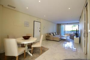 HL006 Holiday rentals 2 Bedrooms 2 Bathroom luxury ground floor apartment on HDA golf resort , Murcia