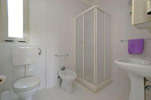 Ideal getaway flat with solarium and pool