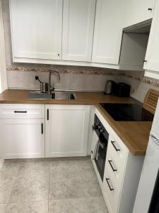 Casa Iris Ground Floor 2BR Apt Pool Walk to Beach & Town