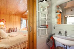 Brechts Boshuisje Quiet Vacation Home with Sauna