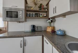 Coastpath Cabin, Landscove