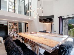 Demi-chalet familial à Chamonix - 8 pers, parking, WiFi - FR-1-343-227