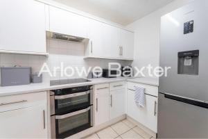 Stylish 2 Bedroom Home in Reading