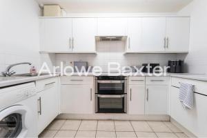 Stylish 2 Bedroom Home in Reading