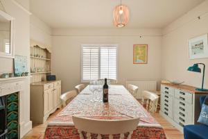 Stunning House that Sleeps 7 in heart of Salcombe
