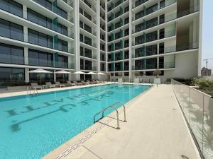 Binghatti Studio I Pool and Gym I JVC I Sleeps 3